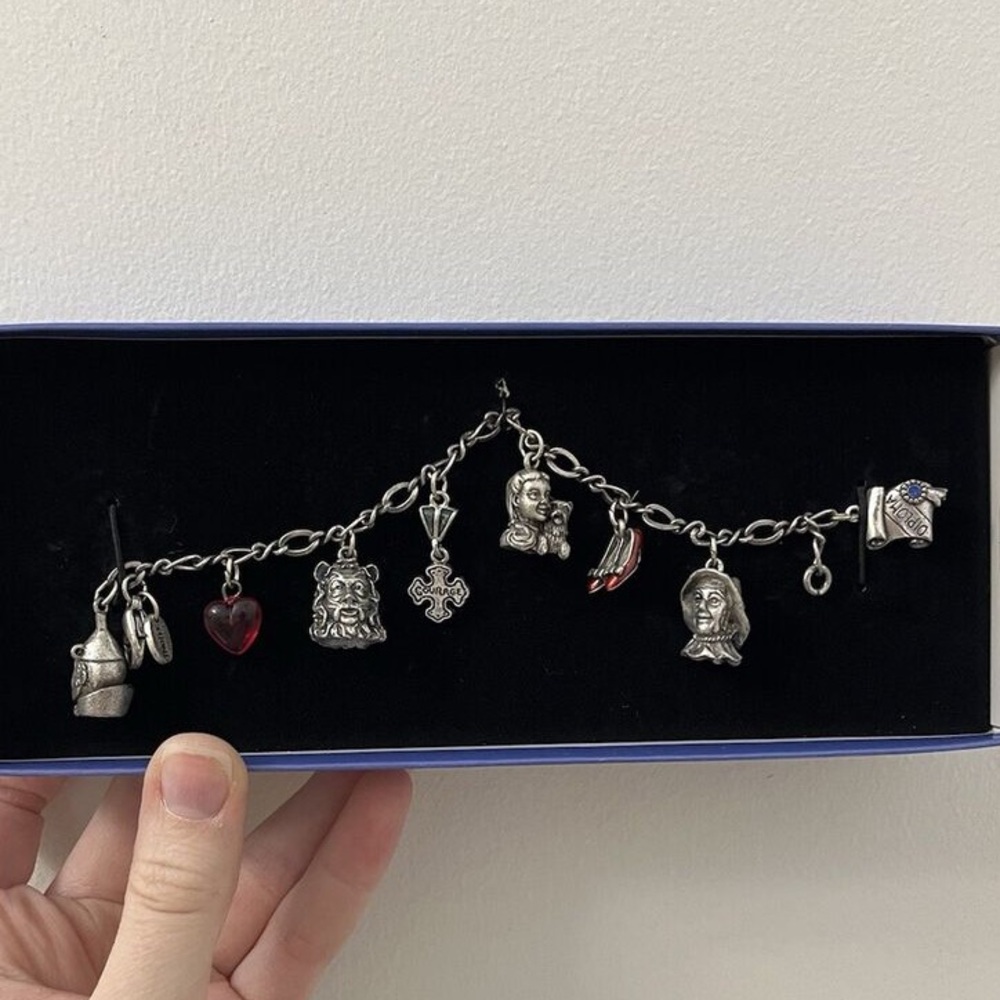 SO WICKED!! VTG Wizard of Oz Charm Bracelet! - Picture 8 of 10